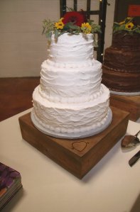 2 wooden cake base boxes